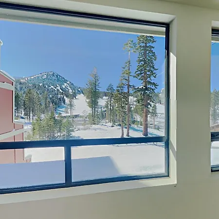 Comfortable 2 Bed Condo, Easy Access To Slopes!